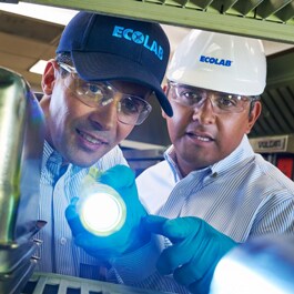Two Ecolab Pest district managers at work